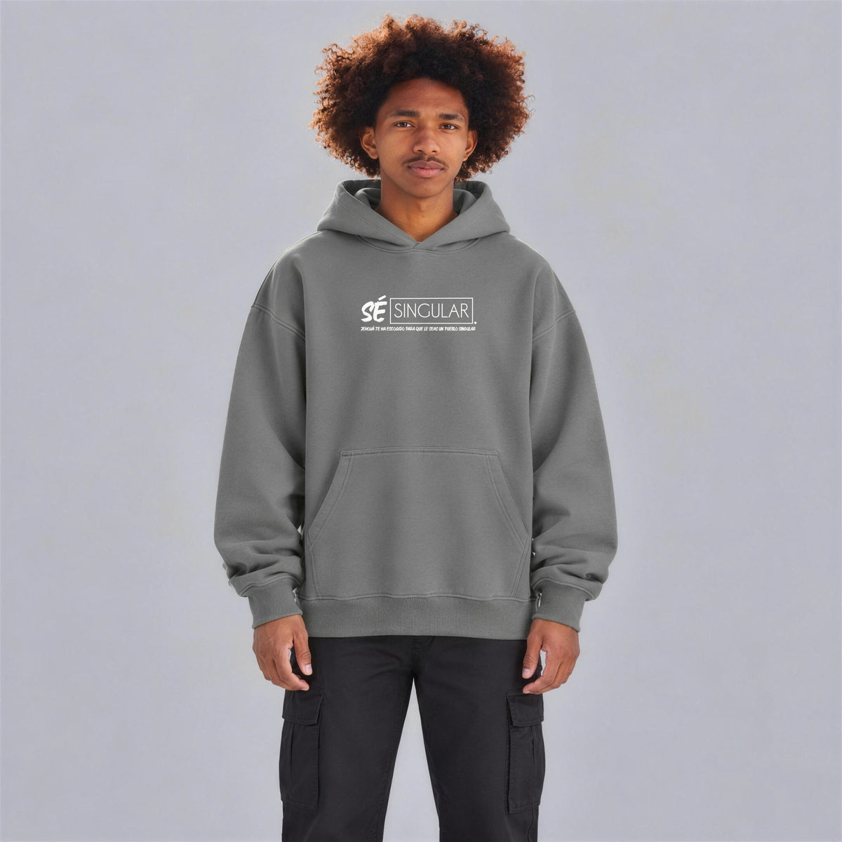 Sé Singular hoodie front print on model - Gray