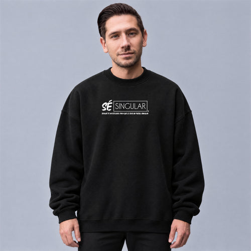 Sé Singular sweatshirt front print on model - Black