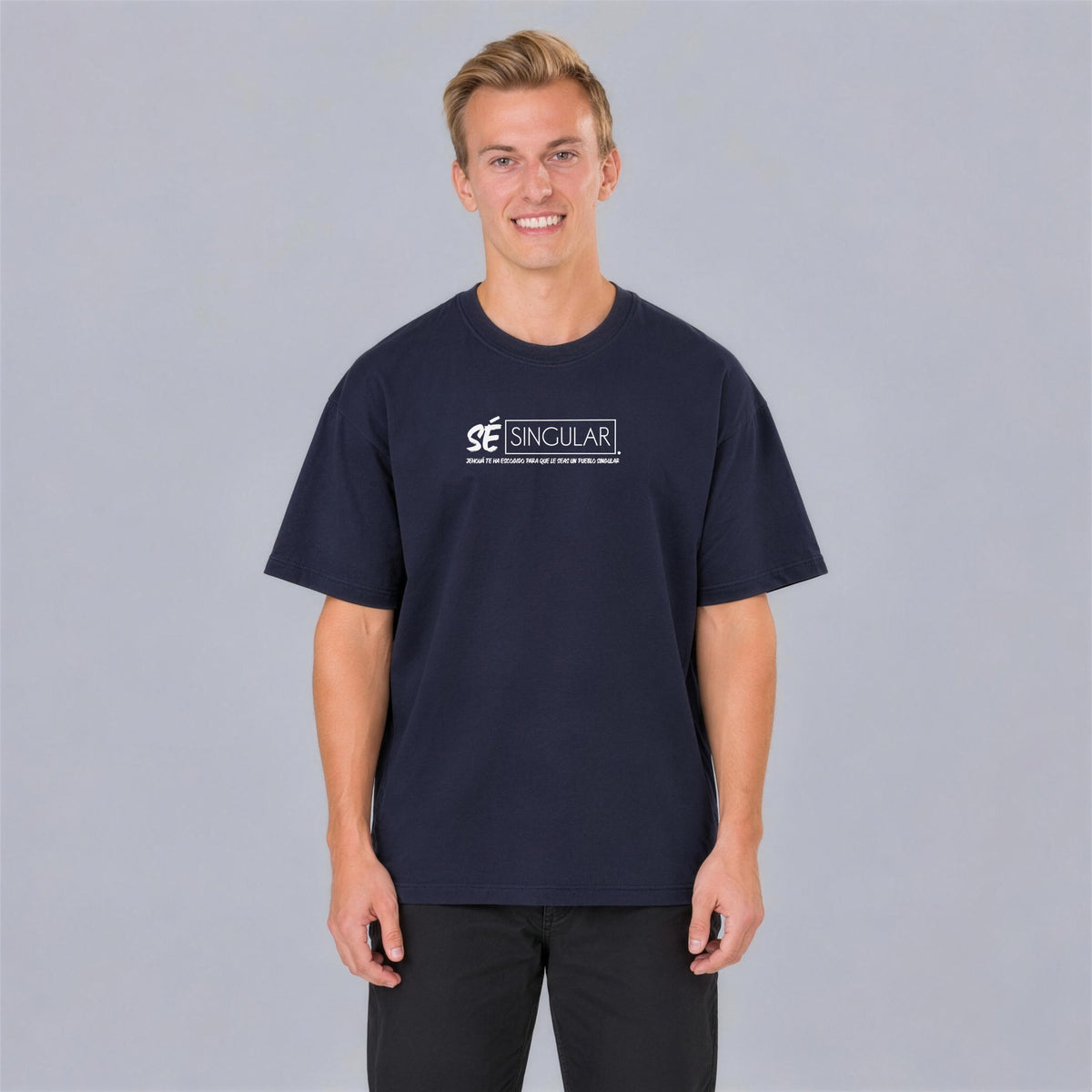 Sé Singular tee front print on model - Navy Blue