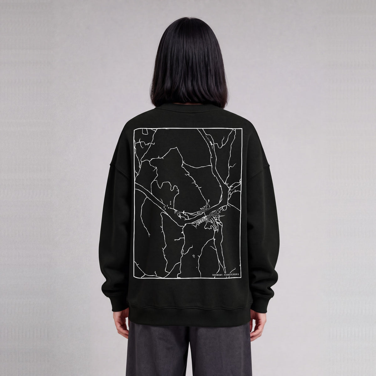 Harmony map sweatshirt, back print on model - Black