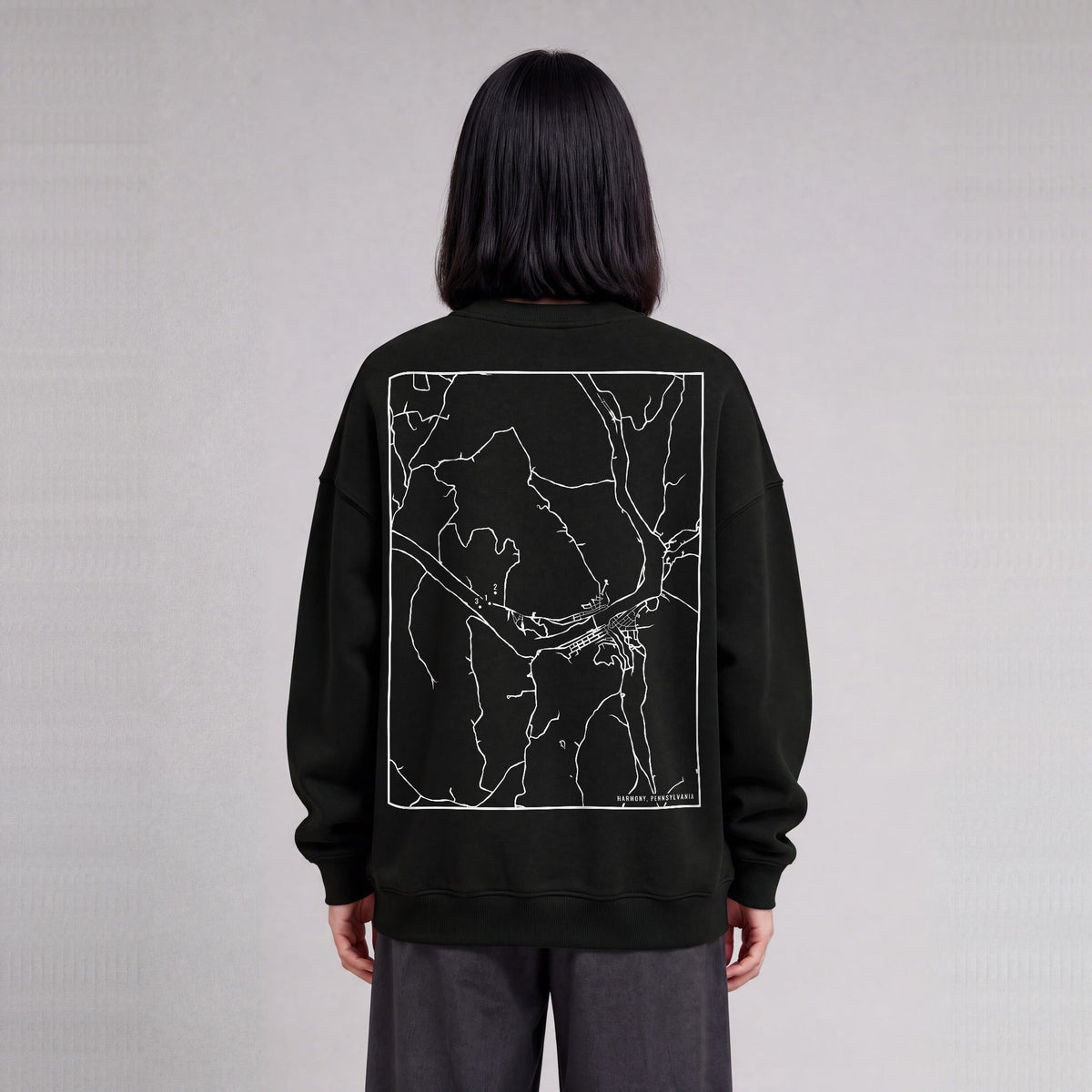 Harmony map sweatshirt, back print on model - Black