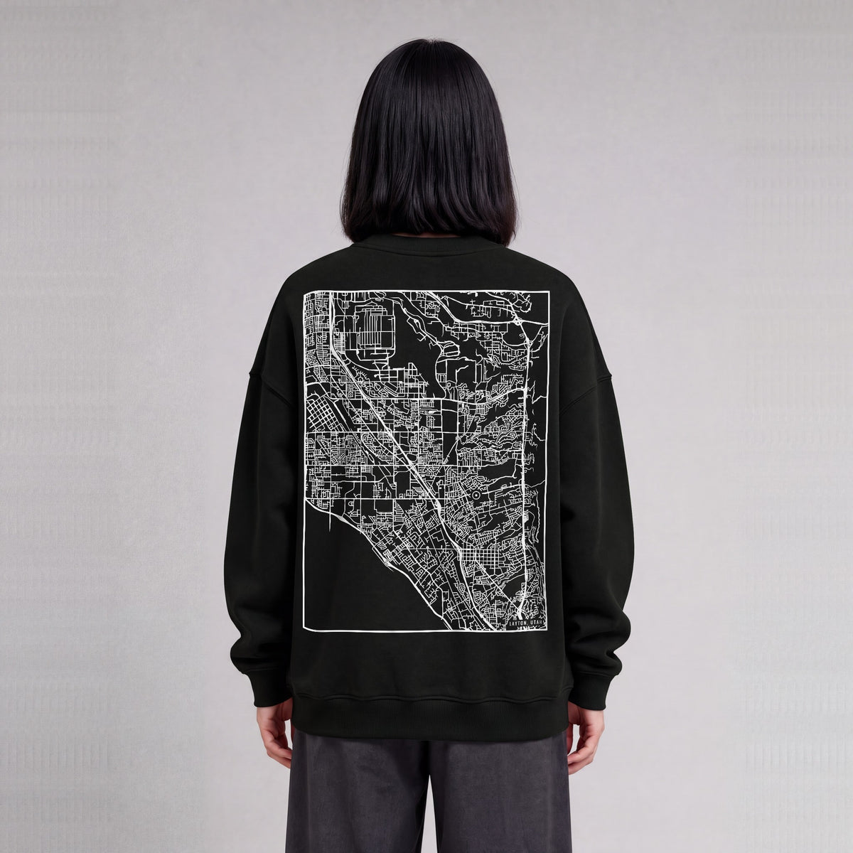 Layton map sweatshirt, back print on model - Black