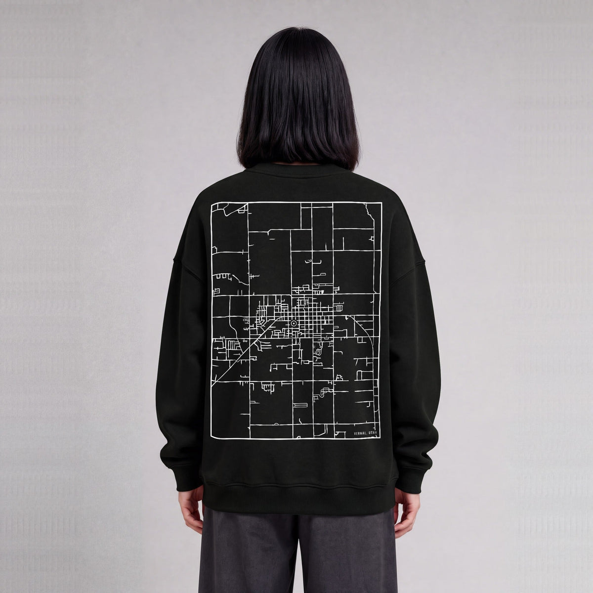 Vernal map sweatshirt, back print on model - Black