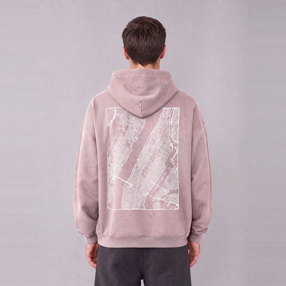 New York map hoodie, back print on model - Mauve